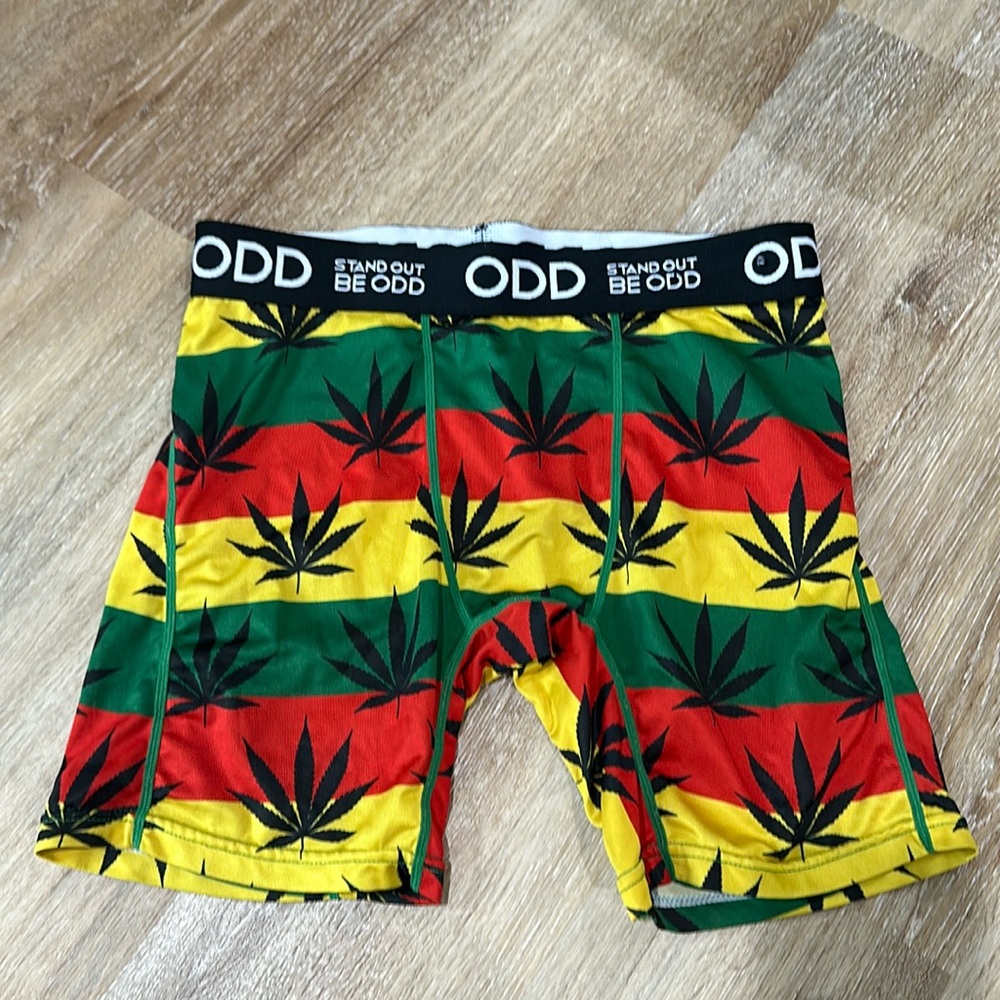 NWOT ODD STAND OUT BE ODD Rasta boxer briefs